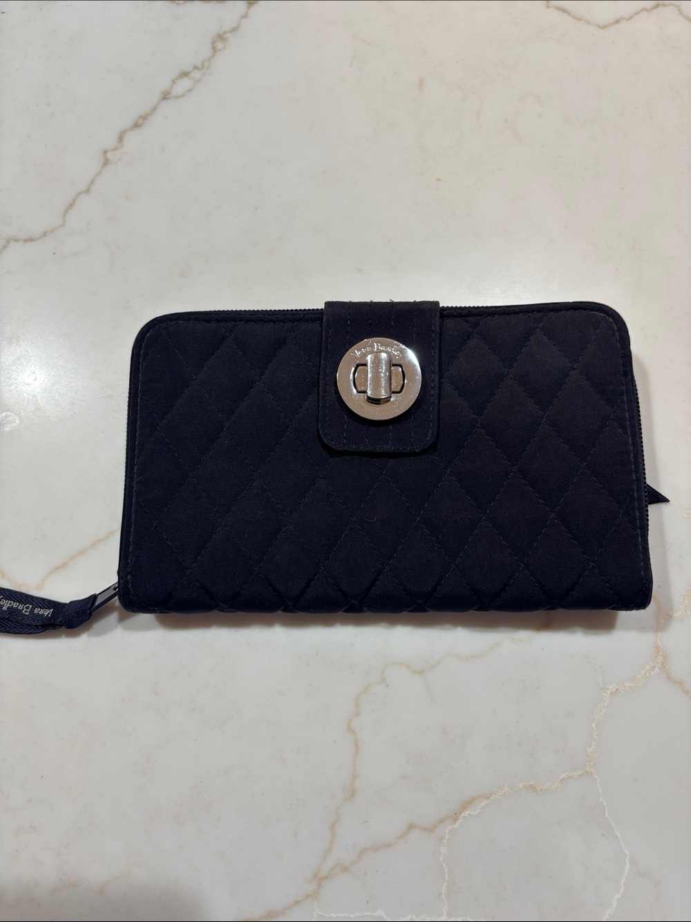 Vera Bradley RFID Turnlock Wallet in Classic Navy Blue Quilted